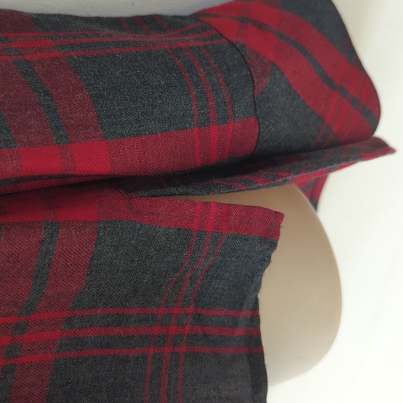 Cabi Cunningham Popover Top - Picture 11 of 15